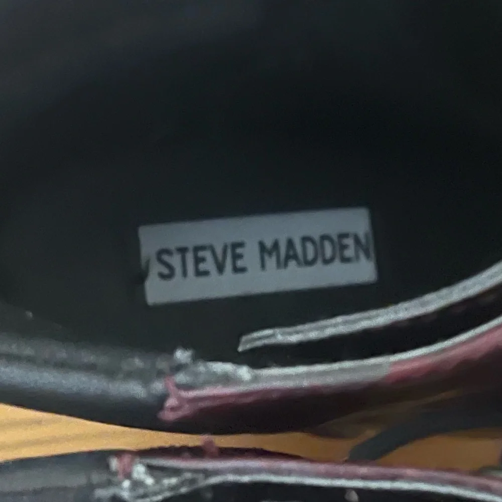 Steve Madden Noodles Maroon Black Heel Combat Bootie - Picture 9 of 10